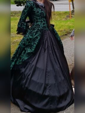 Victorian Choice Green and Black Maxi Dress